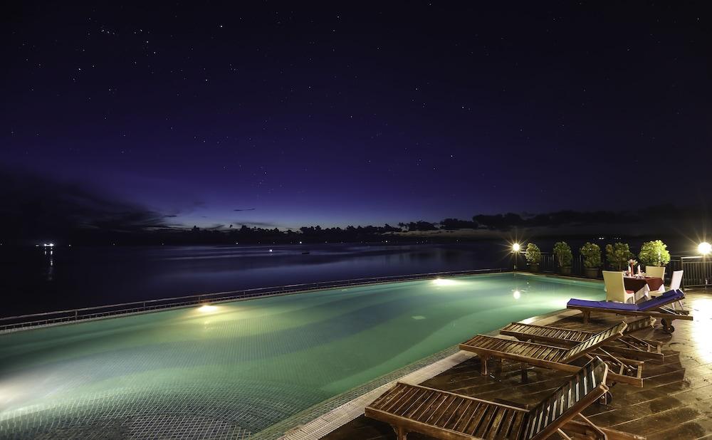 BW Suite Belitung Tanjung Pandan Exterior photo
