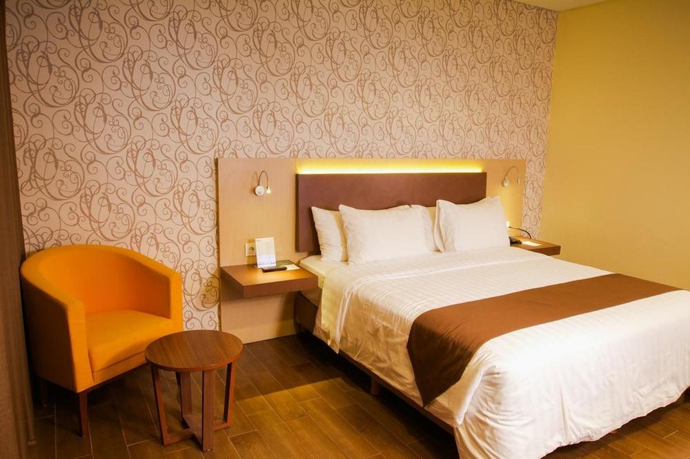 BW Suite Belitung Tanjung Pandan Exterior photo